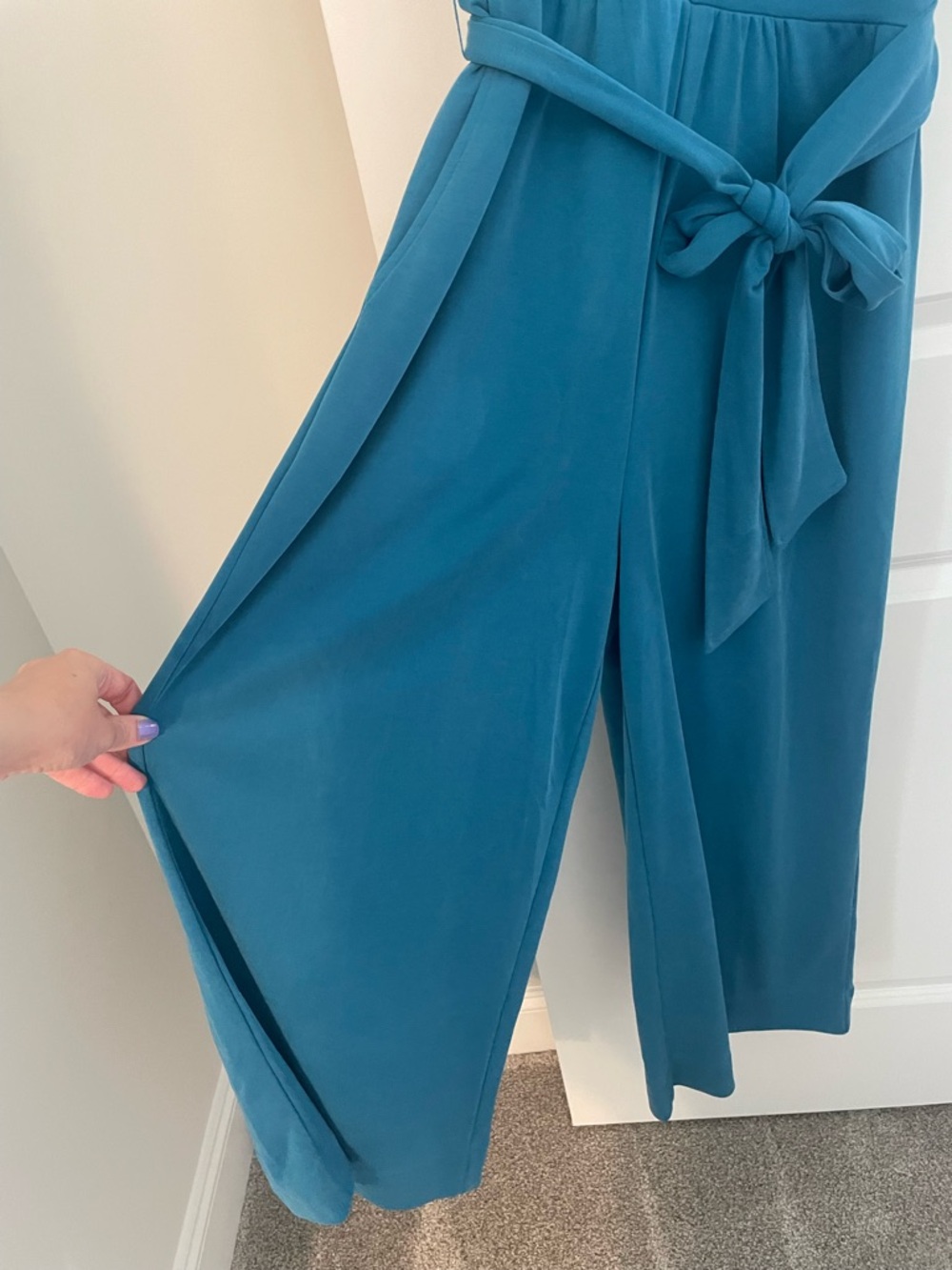 NWT Lou & Gray Teal V-Neck Wide-Leg Jumpsuit w/ Belt and Key Hole Back  Sz L - Picture 7 of 8